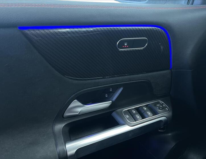 Mercedes-Benz GLB 12