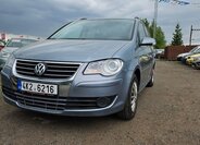 Volkswagen Touran 1