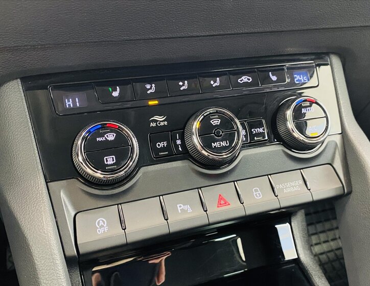 Škoda Karoq SUV / Terénní 1,5 l 110 kw