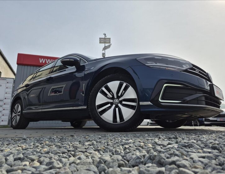 Volkswagen Passat Kombi 1,4 l 160 kw