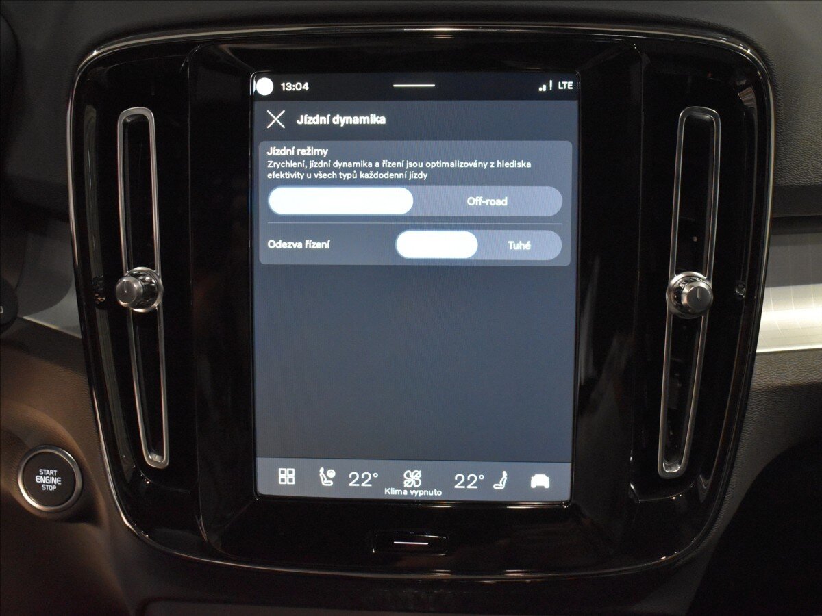 Volvo XC40 SUV / Terénní 2,0 l 145 kw