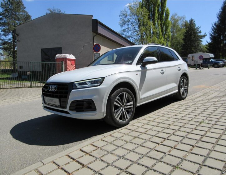 Audi Q5 SUV / Terénní 2,0 l 140 kw