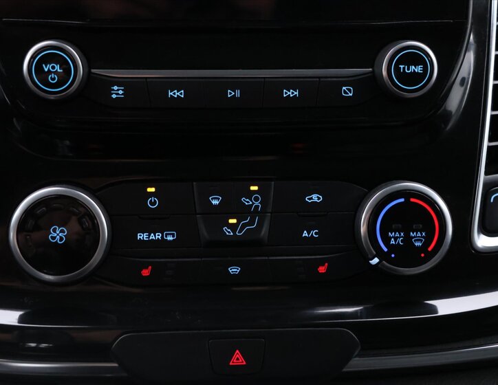 Ford Tourneo Custom Kombi 2,0 l 95 kw