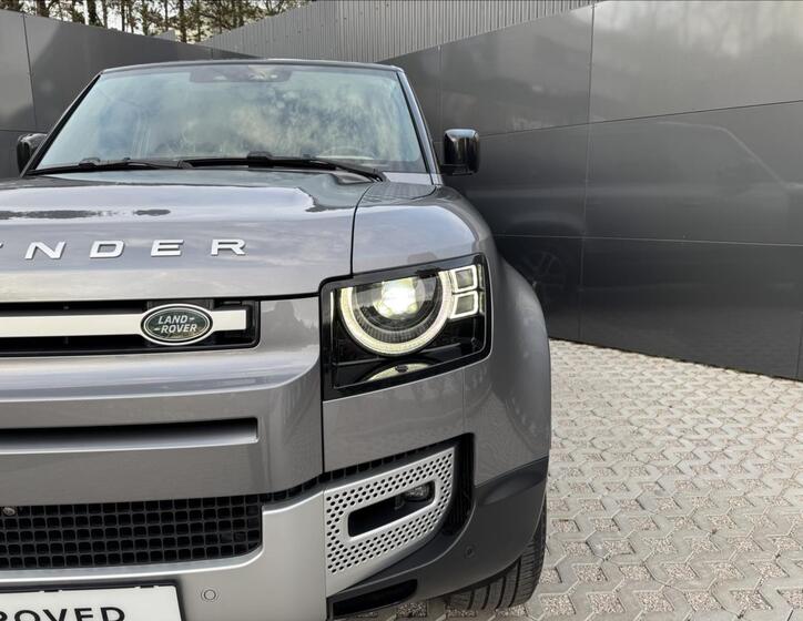 Land Rover Defender 27
