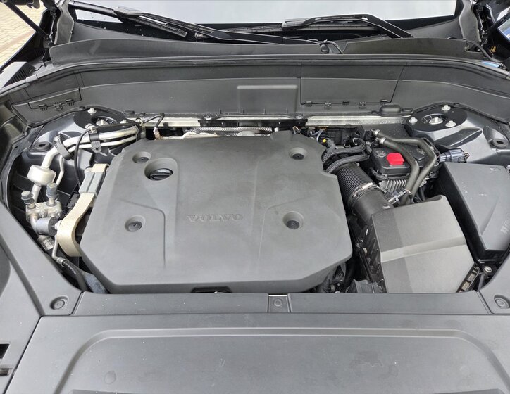 Volvo XC90 SUV / Terénní 2,0 l 173 kw