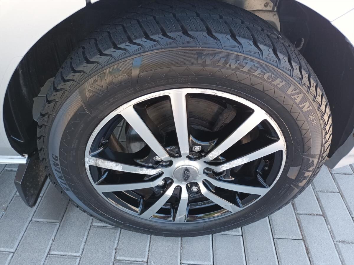 Ford Tourneo Custom VAN / Minibus 2,0 l 96 kw