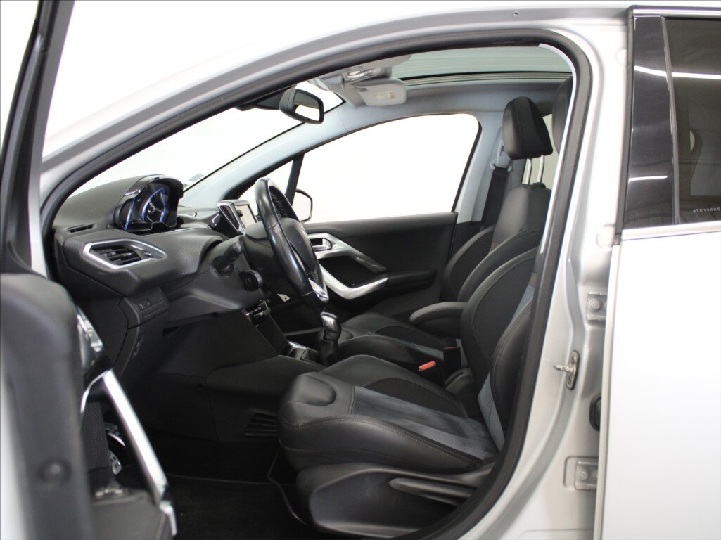 Peugeot 208 Hatchback 1,2 l 81 kw