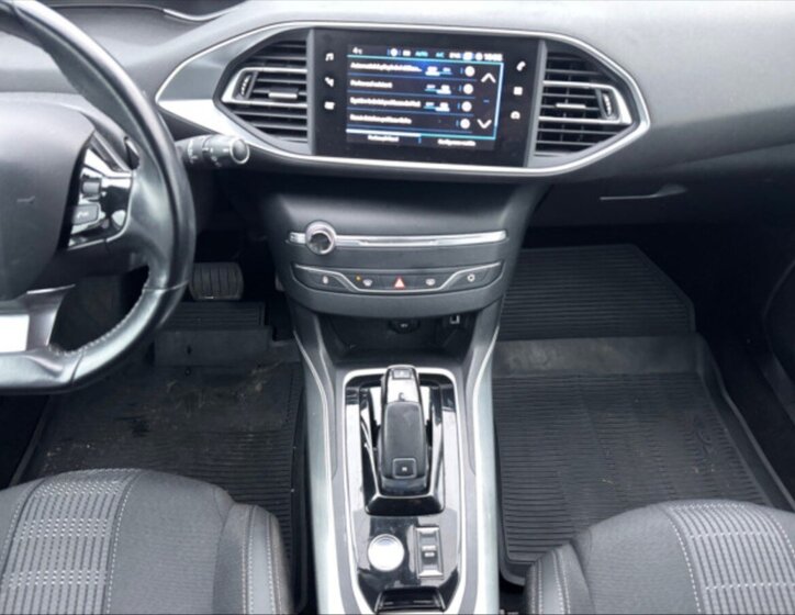 Peugeot 308 Kombi 1,5 l 96 kw