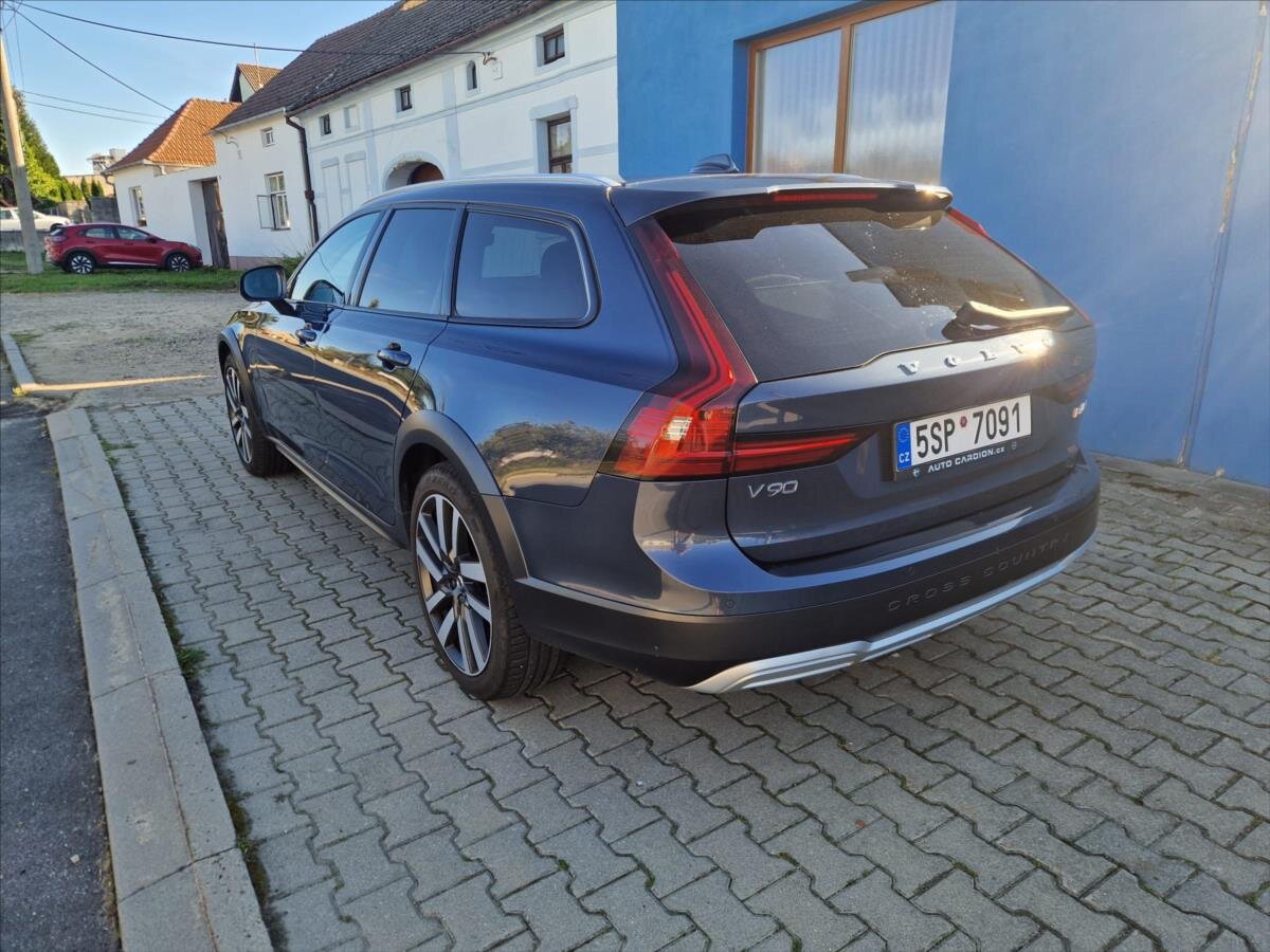 Volvo V90 Kombi 2,0 l 145 kw