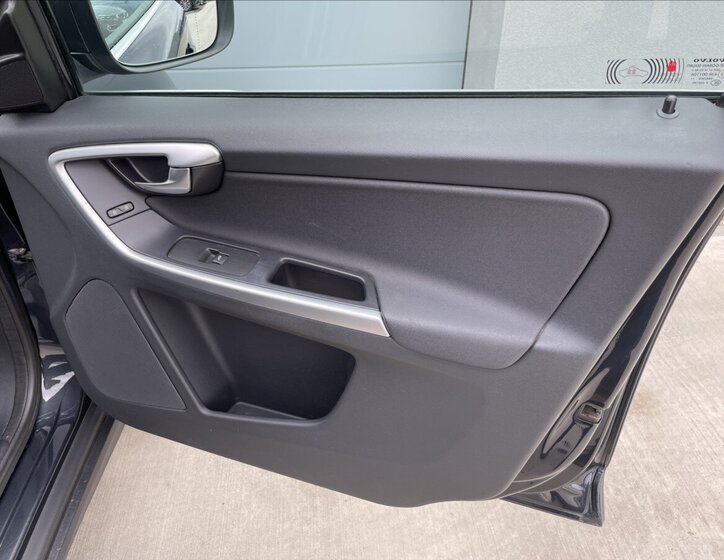 Volvo XC60 Kombi 2,4 l 151 kw