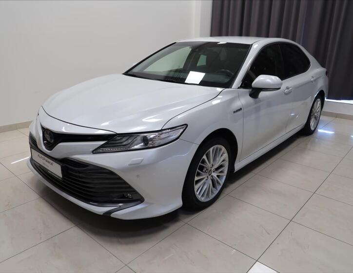 Toyota Camry 1