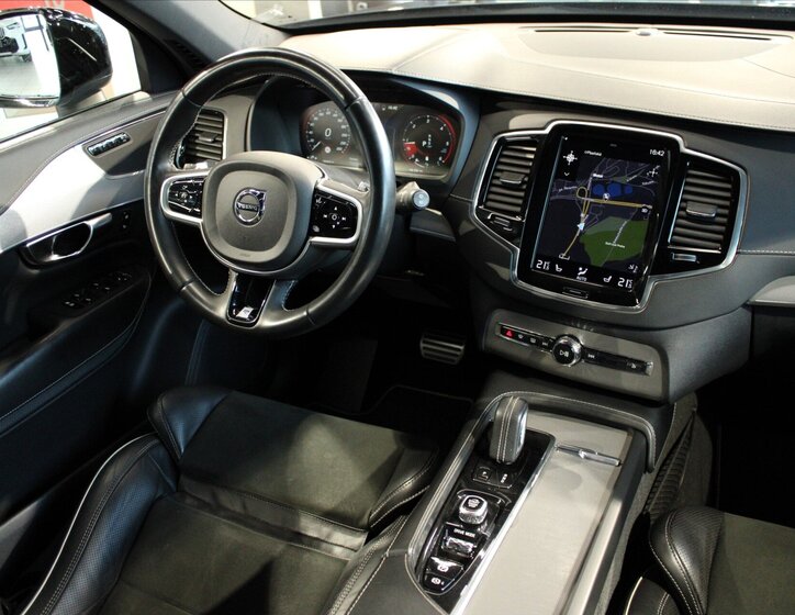 Volvo XC90 SUV / Terénní 2,0 l 173 kw