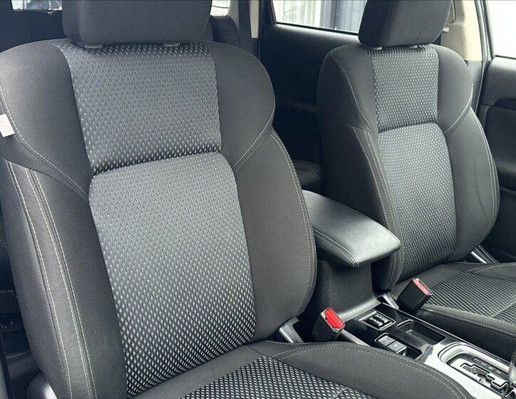 Mitsubishi Outlander SUV 2,0 l 110 kw