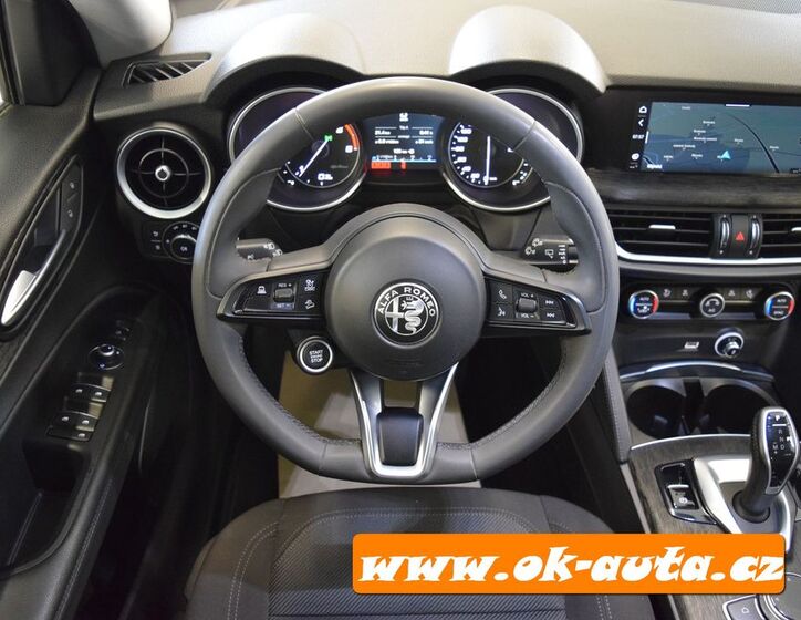 Alfa Romeo Stelvio 29