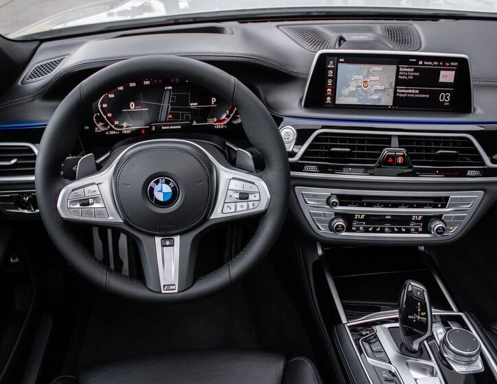 BMW Řada 7 Sedan 3,0 l 294 kw