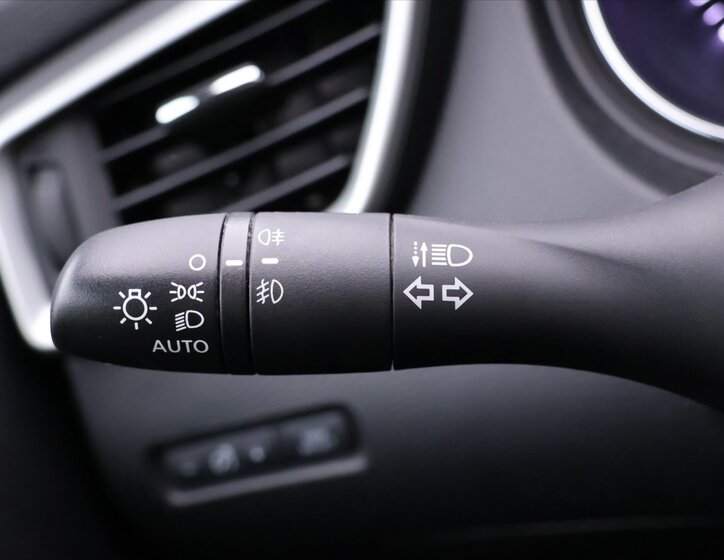 Nissan Qashqai SUV 1,2 l 85 kw