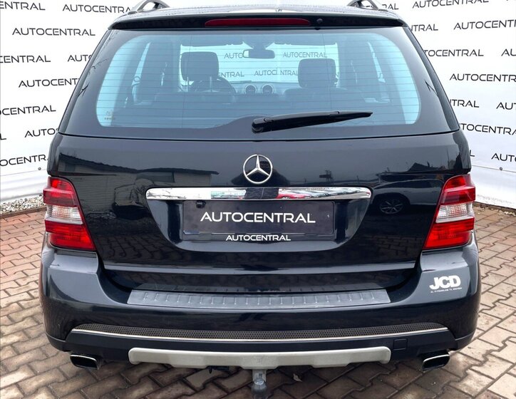 Mercedes-Benz Třídy M SUV / Terénní 3,5 l 200 kw