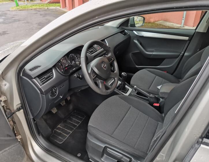 Škoda Octavia 12