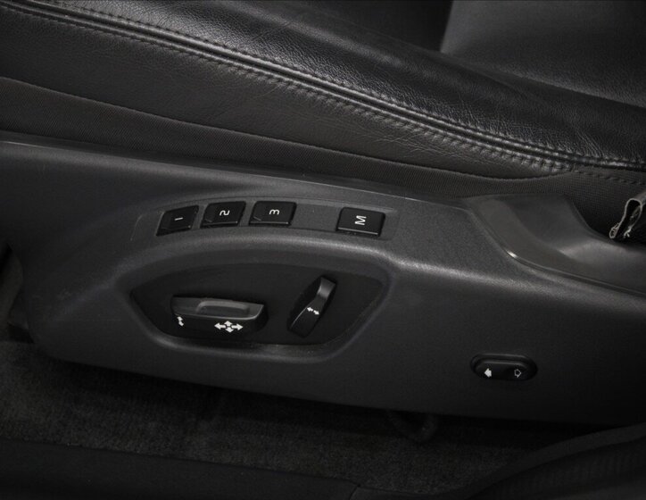 Volvo XC60 SUV / Terénní 2,4 l 162 kw