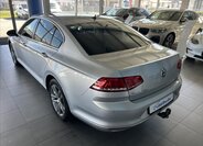 Volkswagen Passat Sedan / Limuzína 1,4 l 110 kw