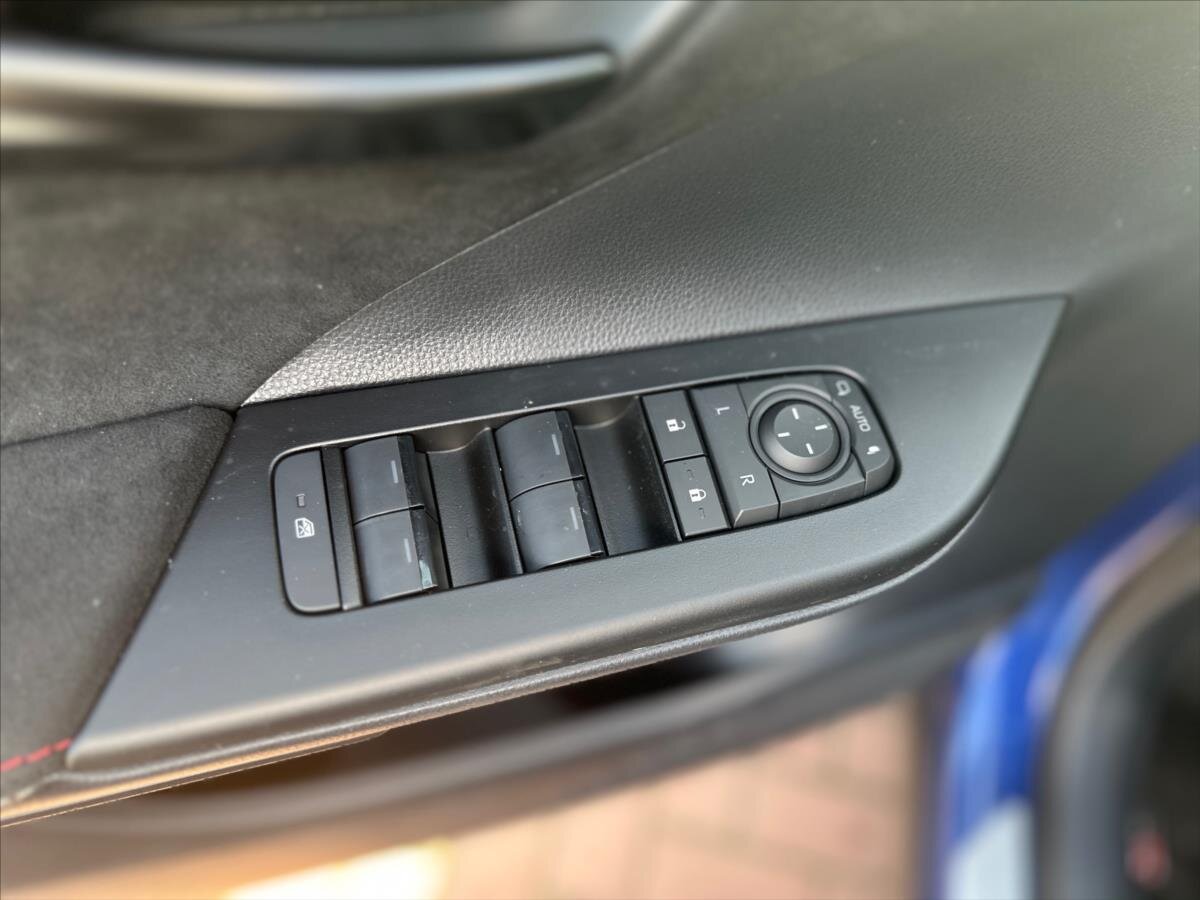 Toyota C-HR Hatchback 1,8 l 72 kw