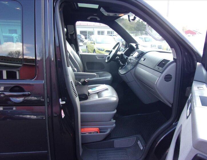 Volkswagen Multivan Ostatní 2,5 l 128 kw