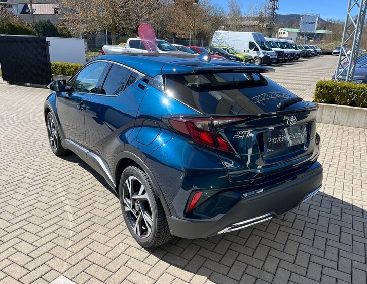 Toyota C-HR SUV / Terénní 2,0 l 112 kw