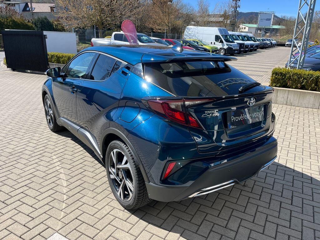 Toyota C-HR SUV / Terénní 2,0 l 112 kw