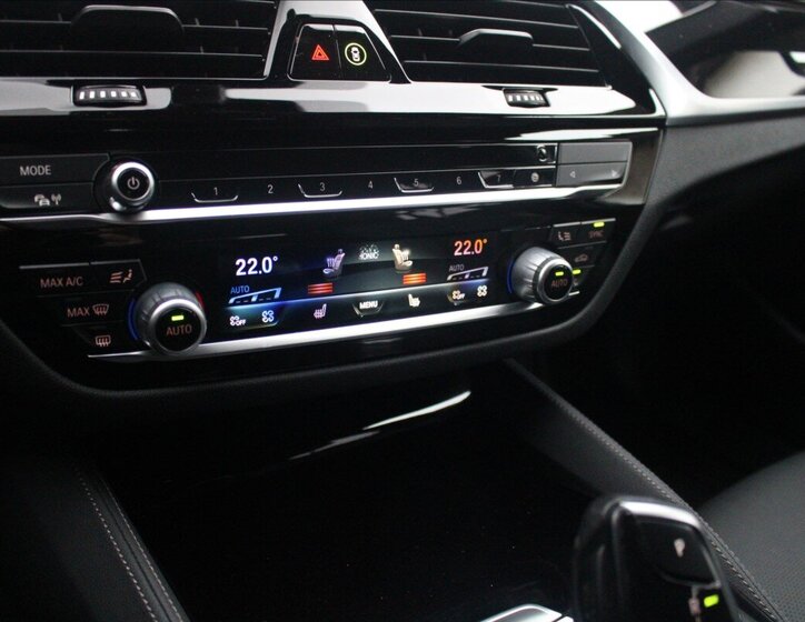 BMW Řada 5 Kombi 3,0 l 210 kw