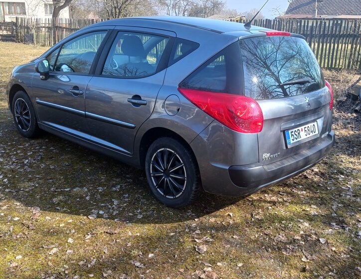 Peugeot 207 Kombi 1,4 l 54 kw