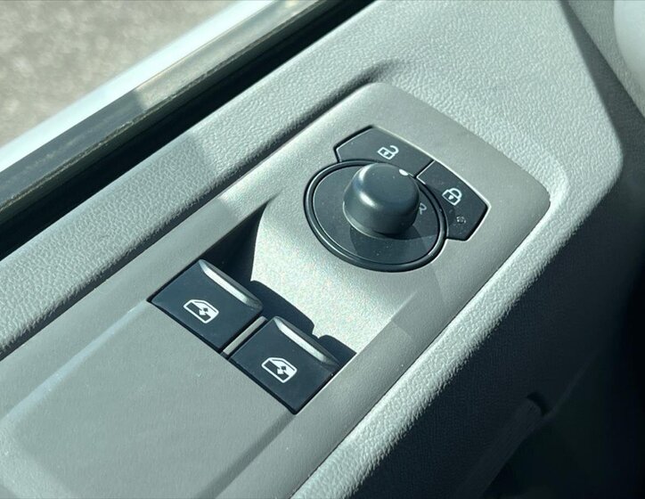 Volkswagen Transporter Skříň 2,0 l 110 kw