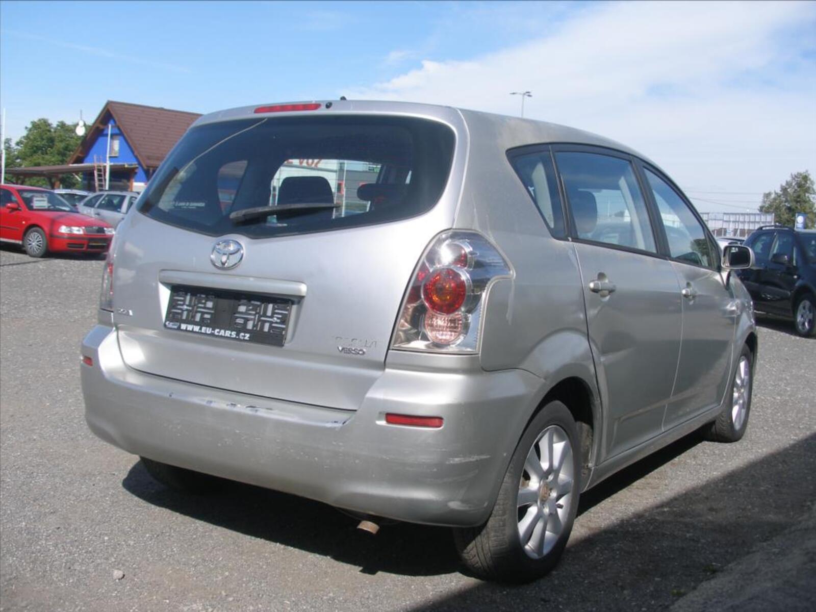 Toyota Corolla Verso 3