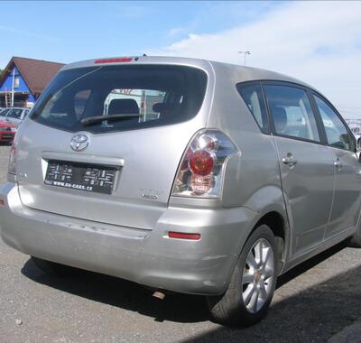 Toyota Corolla Verso 3