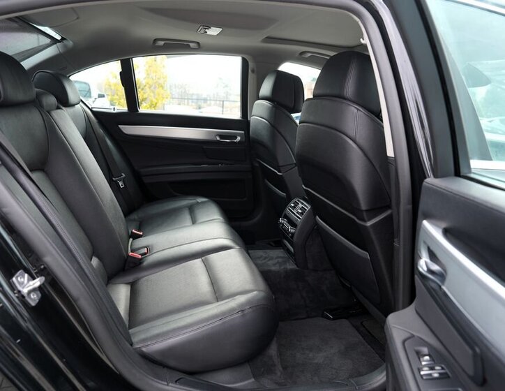 BMW Řada 7 Sedan / Limuzína 3,0 l 180 kw