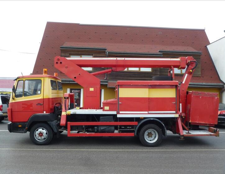 Mercedes-Benz Ostatní 8