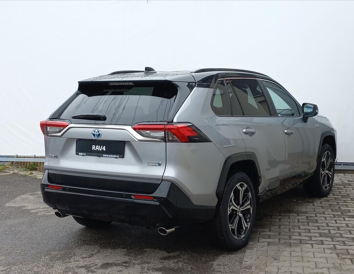 Toyota RAV4 SUV 2,5 l 136 kw