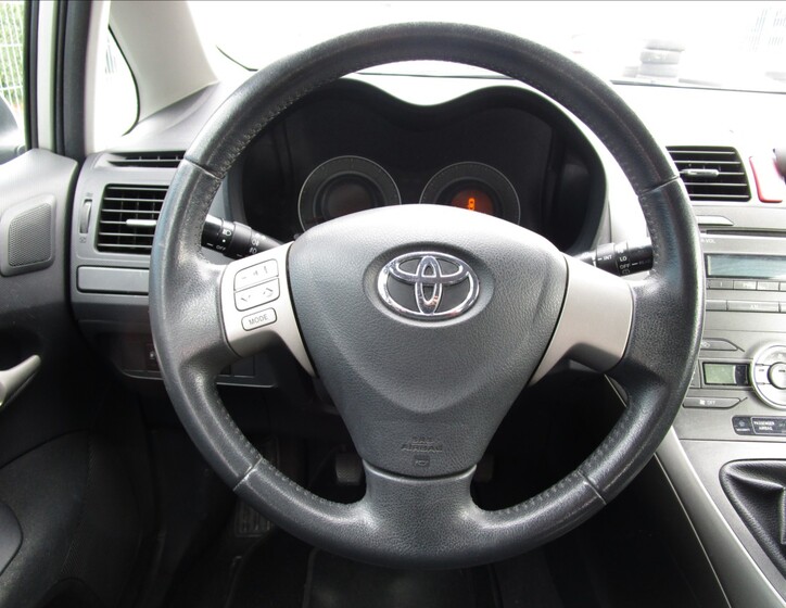 Toyota Auris 8