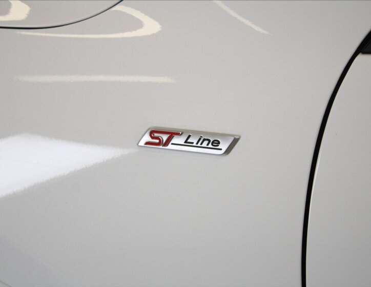 Ford Kuga SUV / Terénní 2,0 l 140 kw