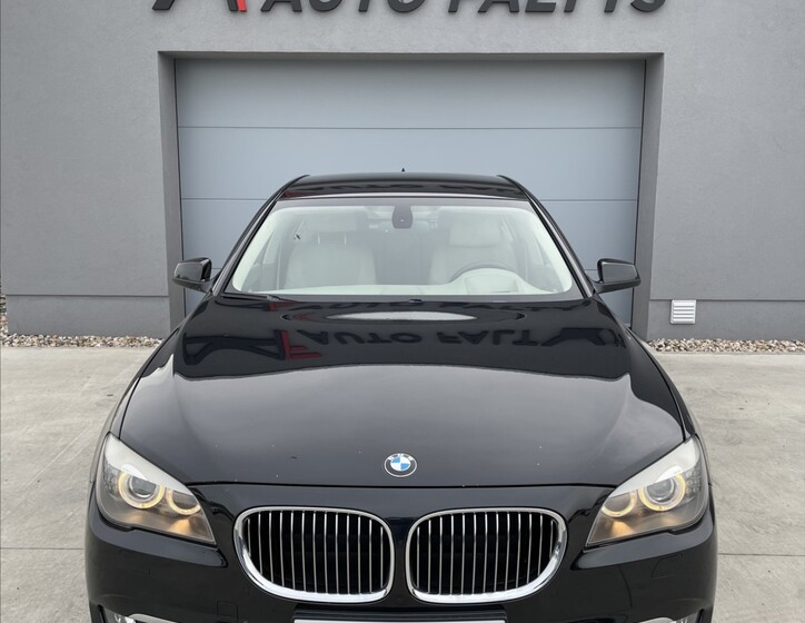 BMW Řada 7 8