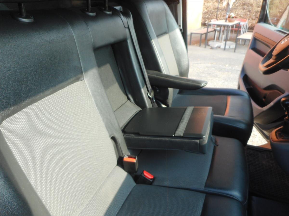 Opel Vivaro Ostatní 2,0 l 106 kw