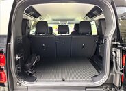 Land Rover Defender 3