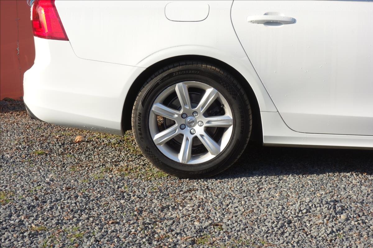 Volvo V90 Kombi 2,0 l 140 kw