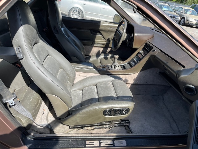 Porsche 928