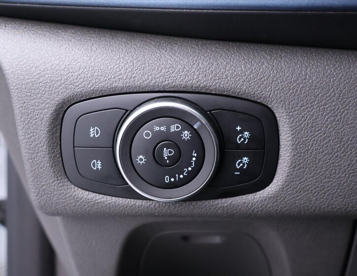 Ford Tourneo Custom Kombi 2,0 l 136 kw