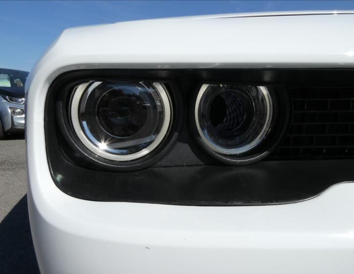 Dodge Challenger 4