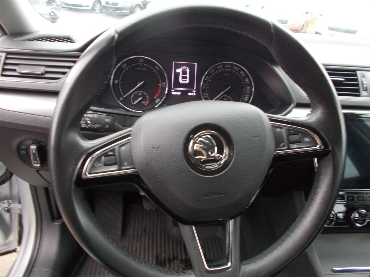 Škoda Superb Sedan / Limuzína 2,0 l 110 kw