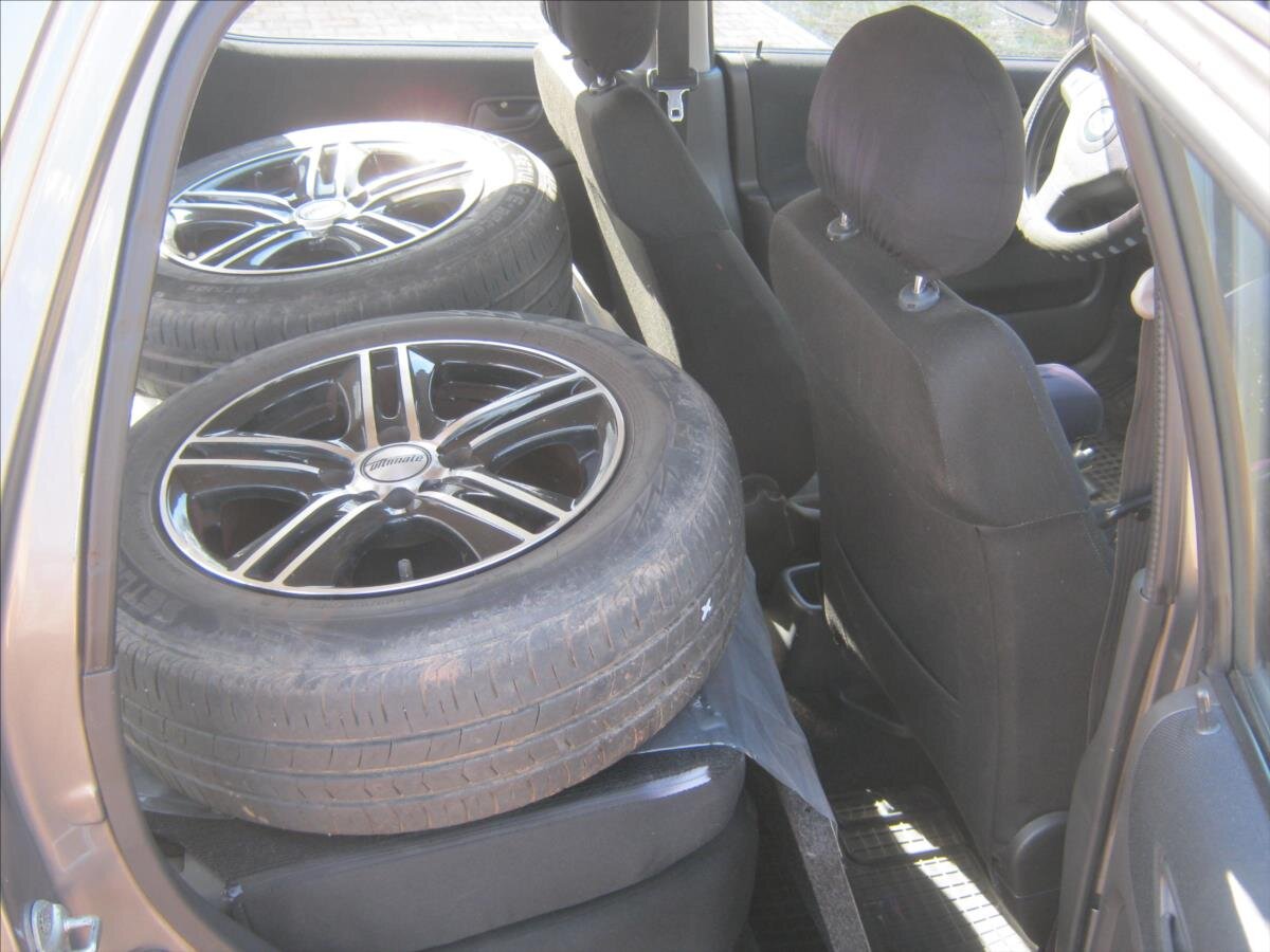 Suzuki Ignis Kombi 1,3 l 68 kw