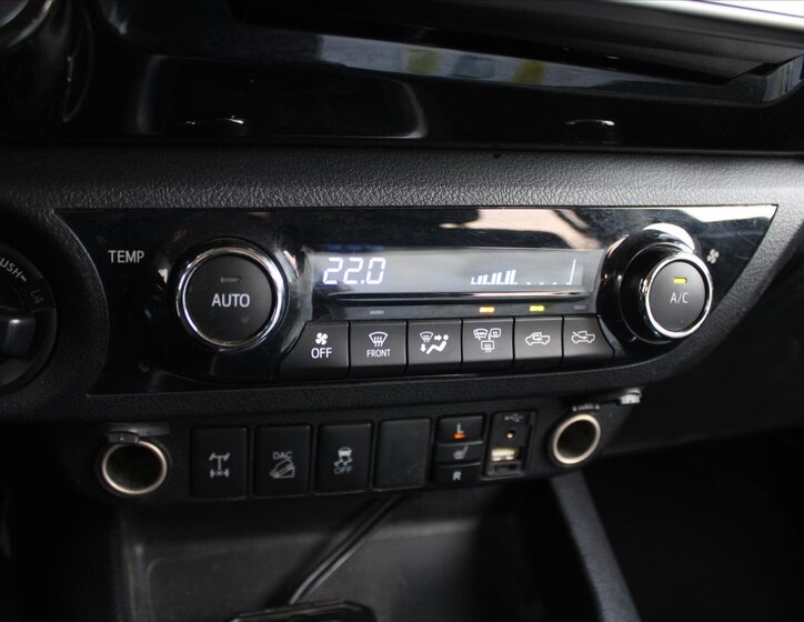 Toyota Hilux Pick-up 2,4 l 110 kw