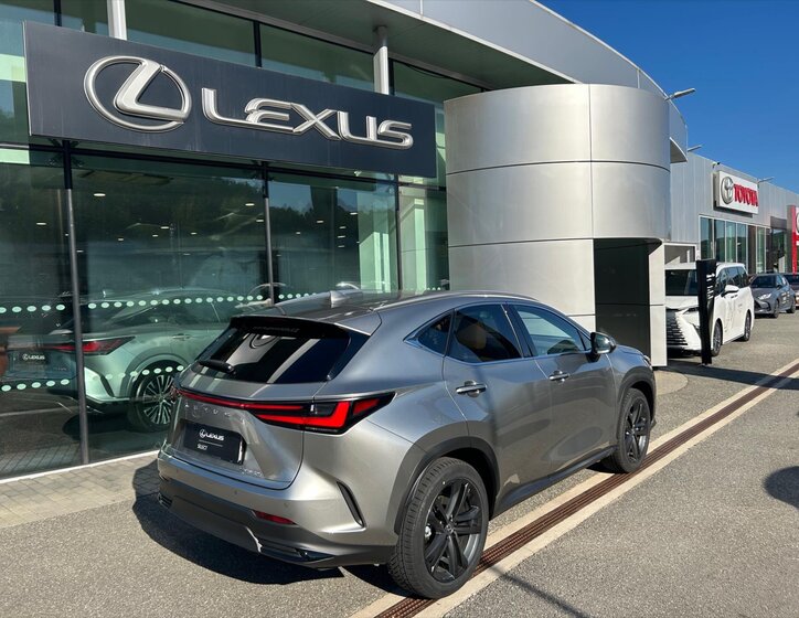 Lexus NX 350h SUV / Terénní 2,5 l 179 kw