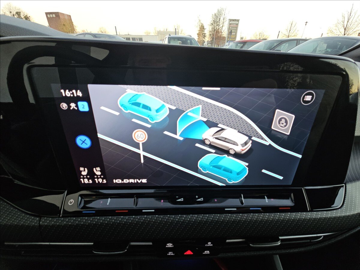 Volkswagen Golf Kombi 2,0 l 235 kw